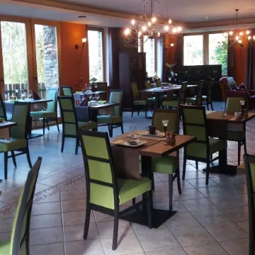 Charming Cottage with Pool in Houffalize