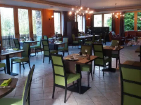 Charming Cottage with Pool in Houffalize