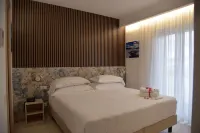 Floris Hotel - balcony