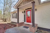 2 Mi to Dtwn Ellijay! Outdoorsy Escape w/ Hot Tub - Wifi