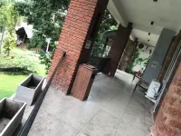 Airport Heritage Hotel