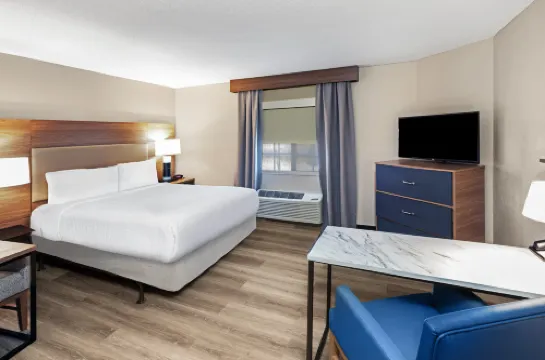 Candlewood Suites TOPEKA WEST by IHG