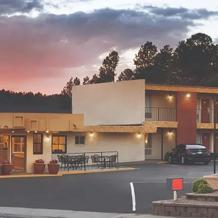 Kings House Motor Hotel