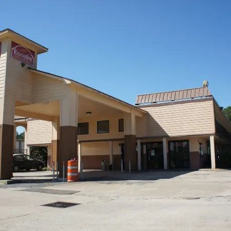 Executive Inn & Suites