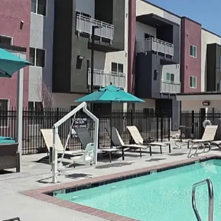 Resort 1BR Oasis Pool Spa Gym Reno Getaway