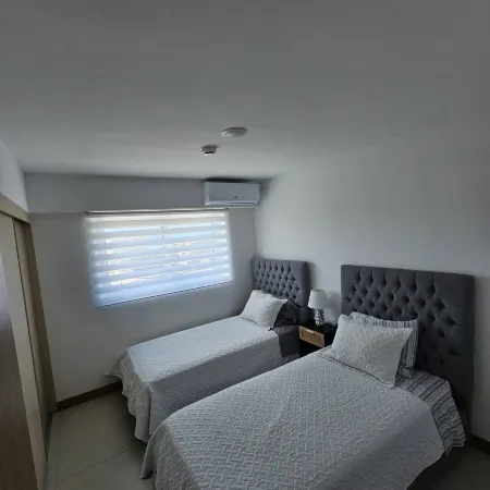 Stunning new Beachfront Condo 9th Floor Ocean View