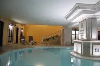 Meson de la Merced - Pools