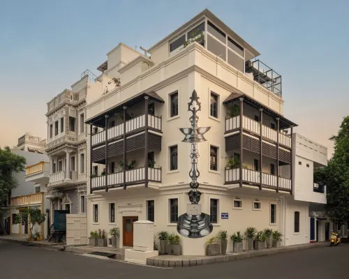 Delhi House Hotels in Puducherry
