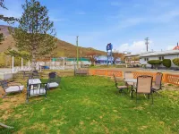Canadas Best Value Desert Inn & Suites Hotels in Cache Creek