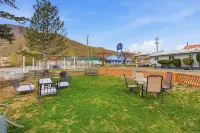 Canadas Best Value Desert Inn & Suites