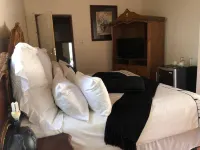 Charming B&B Room with Private Entrance in East London Hotels near Nahoon Beach