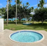 The Beach View Playabonita Beachfront Pool - badewanne