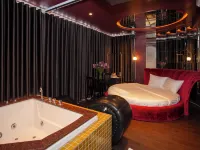 Luma Boutique Hotel Hotels near Lenin Statue