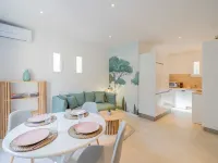 Bright House - AC - 2Br-4P - Gassin 加桑住宿飯店