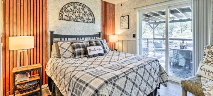 Hot Tub and Deck Pet-Friendly Home in Payson Отели в г. Пейсон