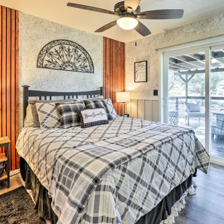Hot Tub and Deck Pet-Friendly Home in Payson