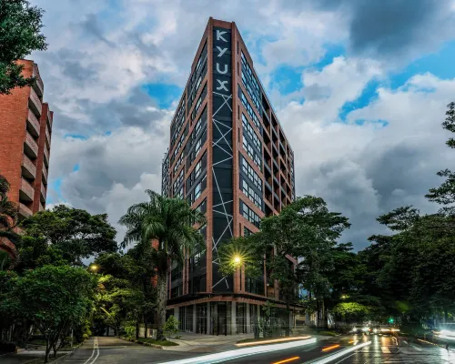 Kyux Hotels near Laureles