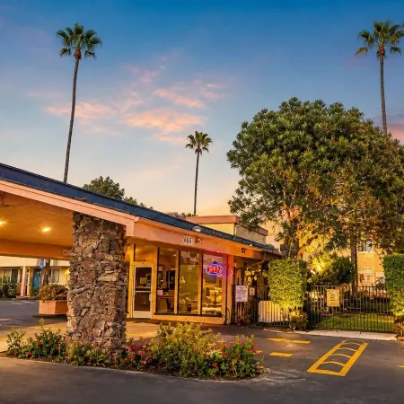 Valli Hi Motel