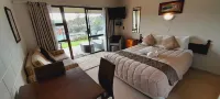 Waterfalls Estate - โมเทล & แคมป์กราวด์ - โมเทล