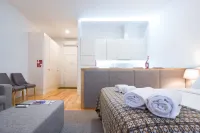 On Palace Apartments - Free Parking - Airport Shuttle