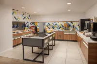Hampton by Hilton London Stansted Airport - breakfast