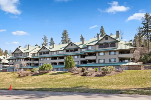 Mountain Lake Getaway