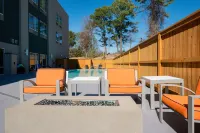 La Quinta Inn & Suites by Wyndham Oxford - Pool