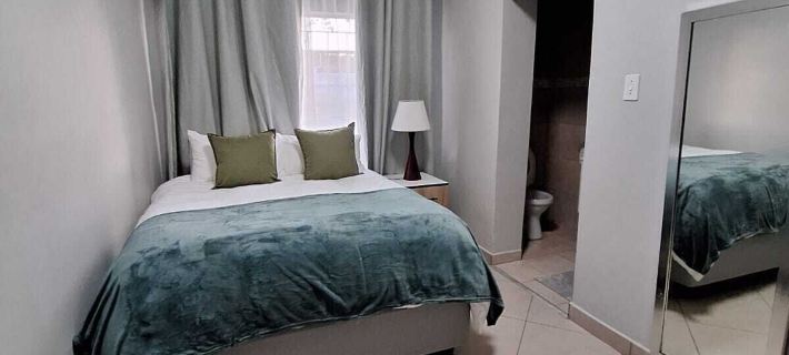 Rams Blissful Guest House Отели в г. Рустенбург