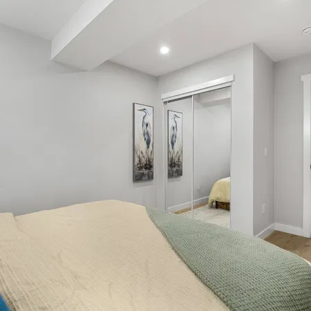 LatobiR Modern,Stylish 2BR Suite Private Entrance