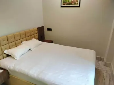 Hotel Epar Bangla Отели в г. 