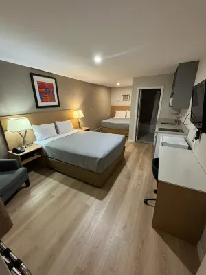 Parkway Motel & European Lodges - Motels