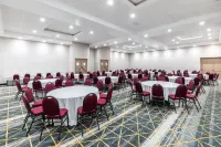 Holiday Inn Port Arthur - Park Central by IHG - Pysäköinti