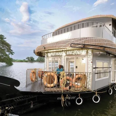 Sreekrishna Houseboats
