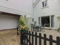 16 Bolt Head - parking