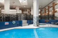 Four Points by Sheraton Detroit Novi - Swimmingpools