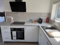 Studio Appt - Sleeps 2 - Free Parking - 5Min-Metro - parking