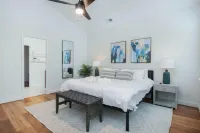 The Jade Park Circle Mins to Dwtn and Beaches - Homestays
