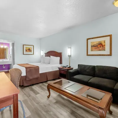 Knights Inn San Antonio Near at&T Center Hotels near Dafoste Park