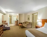 Quality Inn & Suites - parking