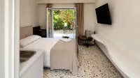 Elysium Apartments - Kitchenette