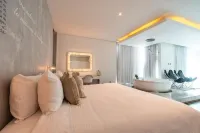 Be Playa Hotel Boutique & Rooftop Bar - Bathtub