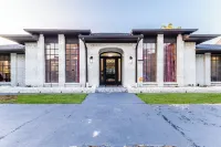 🚨Dallas Luxury Modern Home- Heated Salt Pool and Spa 🏊 4 Bedrooms Sleeps 14+ - สระว่ายน้ำส่วนตัว