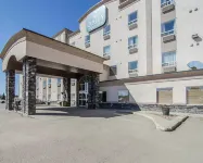 Quality Inn & Suites - parking