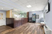 Travel Inn & Suites - Moteles