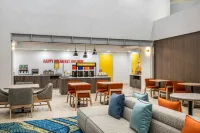Hampton Inn & Suites Oakland Airport-Alameda - Airport Shuttle