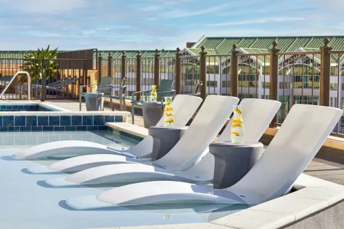 Renaissance Mobile Riverview Plaza Hotel - Pool