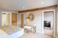 The Granary – Elegant Countryside Retreat - جاكوزي