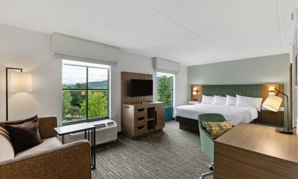 Hampton Inn & Suites Lake George