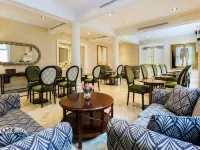 Chateau Versailles Hotels near Outremont