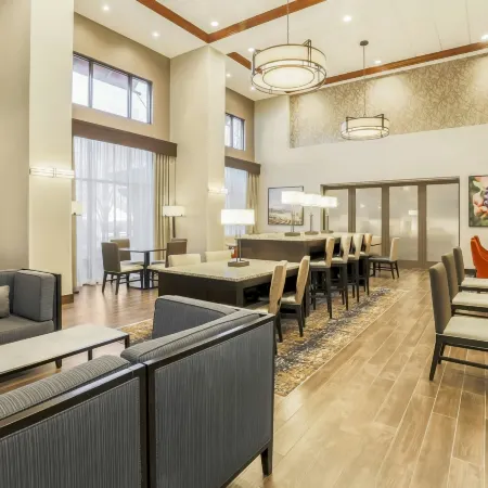 Hampton Inn & Suites Windsor - Sonoma Wine Country